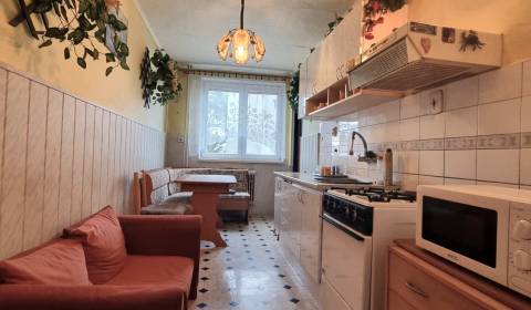 Eladó 3 szobás lakás, 3 szobás lakás, Senica, Szlovákia