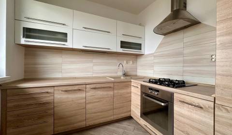 Eladó 3 szobás lakás, 3 szobás lakás, Banšelova, Bratislava - Ružinov,