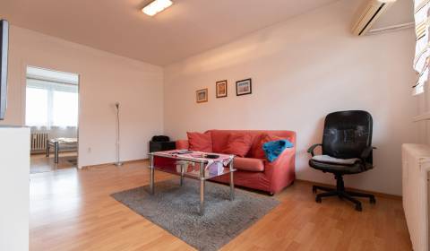 Kiadó 4 szobás lakás, 4 szobás lakás, Latorická, Bratislava - Podunajs