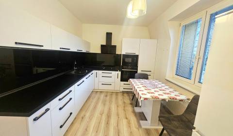 Eladó 2 szobás lakás, 2 szobás lakás, Cukrovarská, Trenčín, Szlovákia