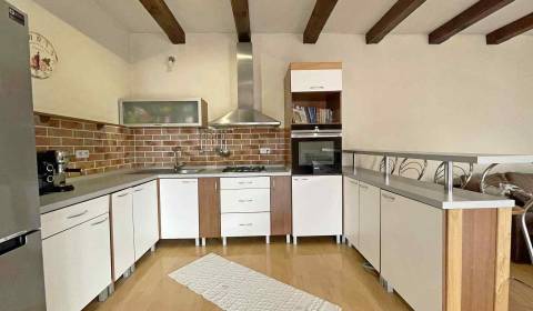 Eladó Családi ház, Családi ház, Hodská, Galanta, Szlovákia