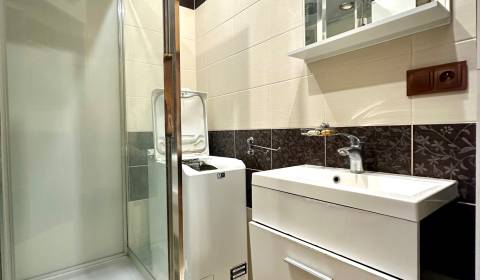 Kiadó 3 szobás lakás, 3 szobás lakás, Rosná, Košice - Staré Mesto, Szl