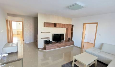 Kiadó 3 szobás lakás, 3 szobás lakás, Osuského, Bratislava - Petržalka