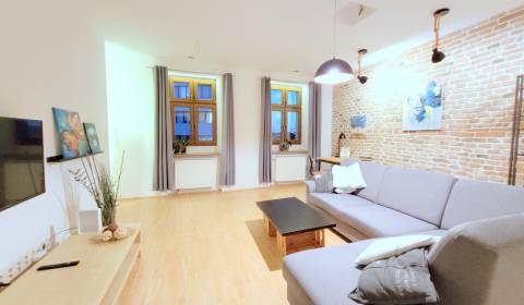 Kiadó 2 szobás lakás, 2 szobás lakás, Hviezdoslavovo námestie, Bratisl