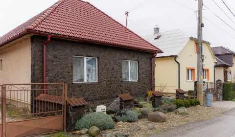 Eladó Családi ház, Családi ház, Bobot, Trenčín, Szlovákia