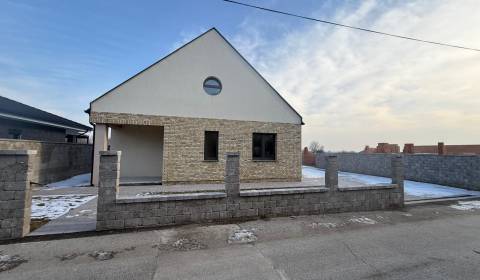 Eladó Családi ház, Családi ház, Dunajská Streda, Szlovákia