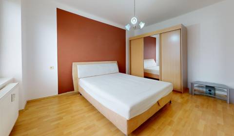 Eladó 3 szobás lakás, 3 szobás lakás, Zváračská, Komárno, Szlovákia