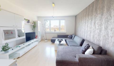 Eladó 3 szobás lakás, 3 szobás lakás, Macharova, Bratislava - Petržalk