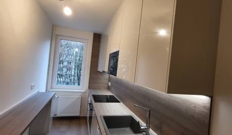 Kiadó 2 szobás lakás, 2 szobás lakás, Mikovíniho, Bratislava - Nové Me