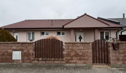 Eladó Családi ház, Családi ház, Lúka, Nové Mesto nad Váhom, Szlovákia