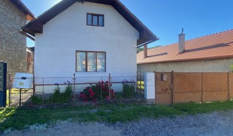 Eladó Családi ház, Családi ház, Žiar nad Hronom, Szlovákia