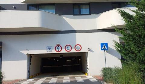 Kiadó Garázsok, Garázsok, Kopčianska, Bratislava - Petržalka, Szlováki