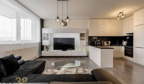 Eladó 3 szobás lakás, 3 szobás lakás, Poprad, Szlovákia