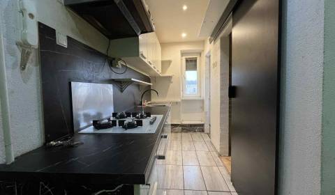 Eladó 3 szobás lakás, 3 szobás lakás, Priateľstva, Komárno, Szlovákia