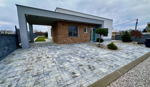 Eladó Családi ház, Családi ház, Trenčín, Szlovákia