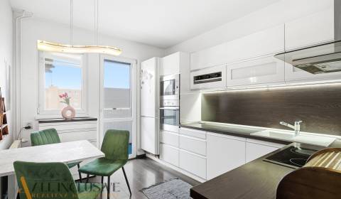 Eladó 3 szobás lakás, 3 szobás lakás, Námestie priateľstva, Dunajská S