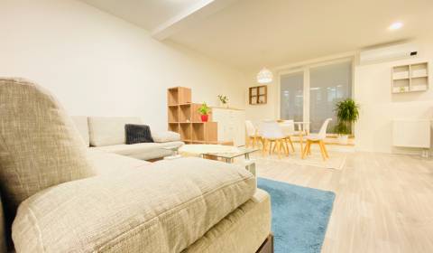 Kiadó 2 szobás lakás, 2 szobás lakás, Továrenská, Košice - Staré Mesto