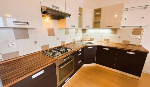 Eladó 2 szobás lakás, 2 szobás lakás, Senec, Szlovákia