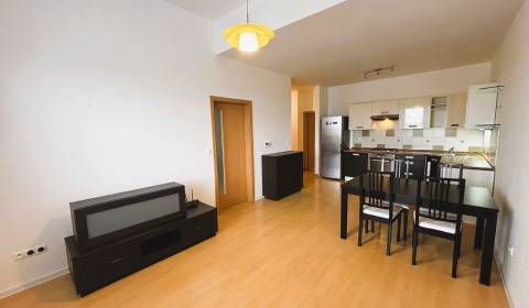 Eladó 2 szobás lakás, 2 szobás lakás, Senec, Szlovákia