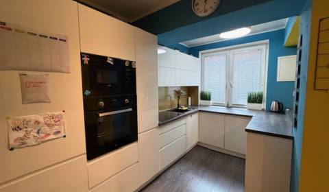 Kiadó 3 szobás lakás, 3 szobás lakás, Moyzesova, Pezinok, Szlovákia