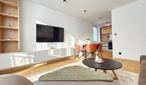 Kiadó 3 szobás lakás, 3 szobás lakás, Uherova, Košice - Západ, Szlovák