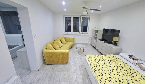 Eladó 2 szobás lakás, 2 szobás lakás, Bánovce nad Bebravou, Szlovákia
