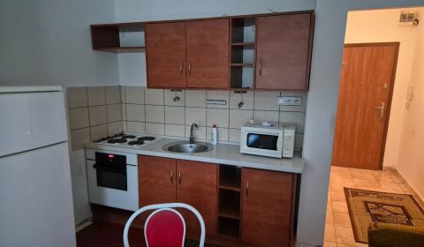 Eladó Garzonlakás, Garzonlakás, Eótvosa, Komárno, Szlovákia