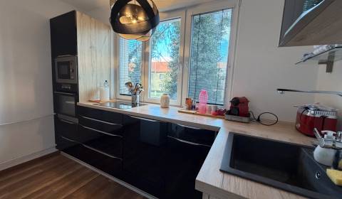 Eladó 2 szobás lakás, 2 szobás lakás, Kuzmányho, Topoľčany, Szlovákia