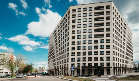 Kiadó Garázsok, Garázsok, Karpatská, Poprad, Szlovákia