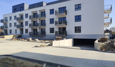 Tágas, modern 4 szobás lakás eladó Bolešov csendes részén