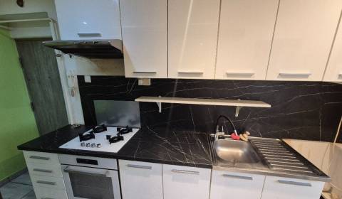 Eladó 3 szobás lakás, 3 szobás lakás, Priateľstva, Komárno, Szlovákia