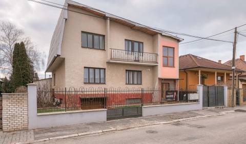 Eladó Családi ház, Családi ház, Kpt. Jaroša, Trenčín, Szlovákia