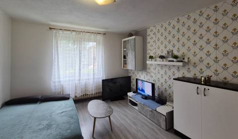 Eladó 1 szobás lakás, 1 szobás lakás, Bazovského, Zvolen, Szlovákia