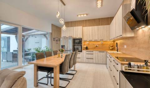 Eladó Családi ház, Családi ház, Trnava, Szlovákia