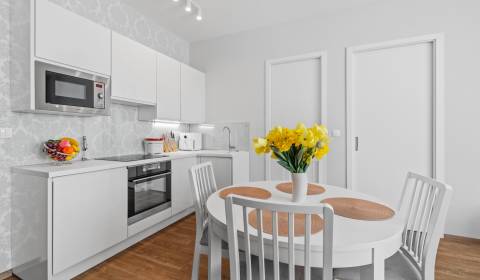 Eladó 2 szobás lakás, 2 szobás lakás, Gunduličova, Bratislava - Staré 