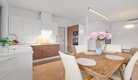 Kiadó 3 szobás lakás, 3 szobás lakás, Rydzikova, Bratislava - Karlova 