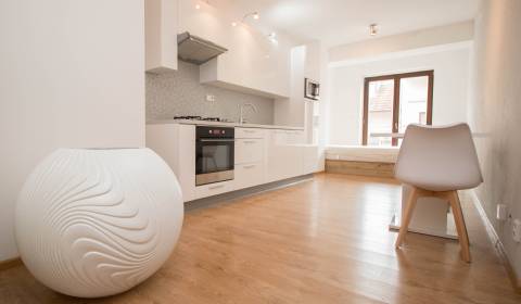 Kiadó 3 szobás lakás, 3 szobás lakás, Mäsiarska, Košice - Staré Mesto,