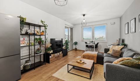 Eladó 2 szobás lakás, 2 szobás lakás, Slnečnicová, Senec, Szlovákia