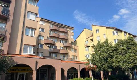 Eladó 4 szobás lakás, 4 szobás lakás, Lichnerova, Senec, Szlovákia