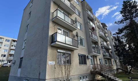 Eladó 4 szobás lakás, 4 szobás lakás, a gyurkyho, Levice, Szlovákia