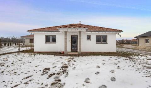 Eladó Családi ház, Családi ház, Dunajská Streda, Szlovákia