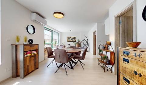 Kiadó 2 szobás lakás, 2 szobás lakás, Námestie SNP, Bratislava - Staré