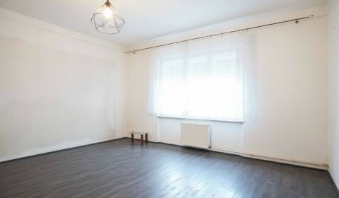 Eladó Családi ház, Családi ház, Nové Zámky, Szlovákia