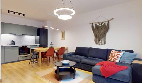 Eladó 3 szobás lakás, 3 szobás lakás, Ivanská cesta, Bratislava - Ruži