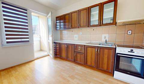 Eladó 3 szobás lakás, 3 szobás lakás, Žiar nad Hronom, Szlovákia