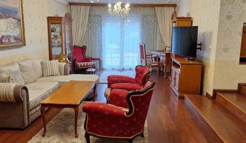 Luxus családi ház eladó Komárom csendes részén