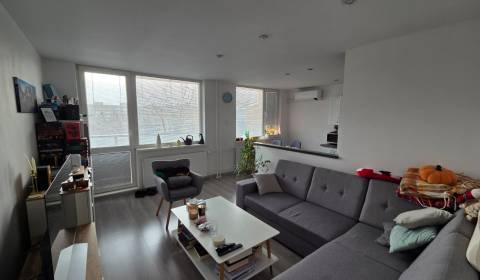 Eladó 3 szobás lakás, 3 szobás lakás, Humenská, Košice - Západ, Szlová