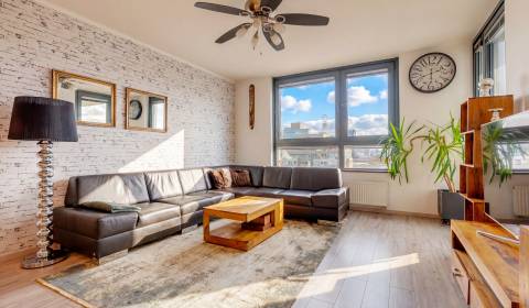 Eladó 3 szobás lakás, 3 szobás lakás, Plynárenská, Bratislava - Ružino