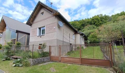 Eladó Családi ház, Családi ház, Žiar nad Hronom, Szlovákia