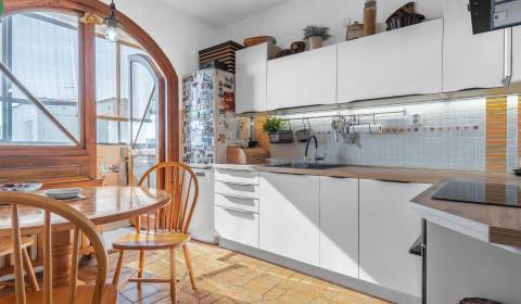 Eladó 4 szobás lakás, 4 szobás lakás, Ševčenkova, Bratislava - Petržal